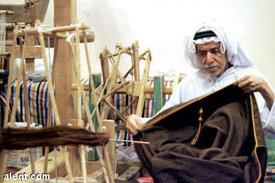 saudi arabesque - bisht hand sewing 5
