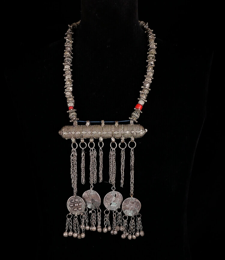 saudi arabesque - saudi silver vintage necklace 1