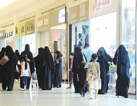 saudi arabesque - shopping one of many saudi malls