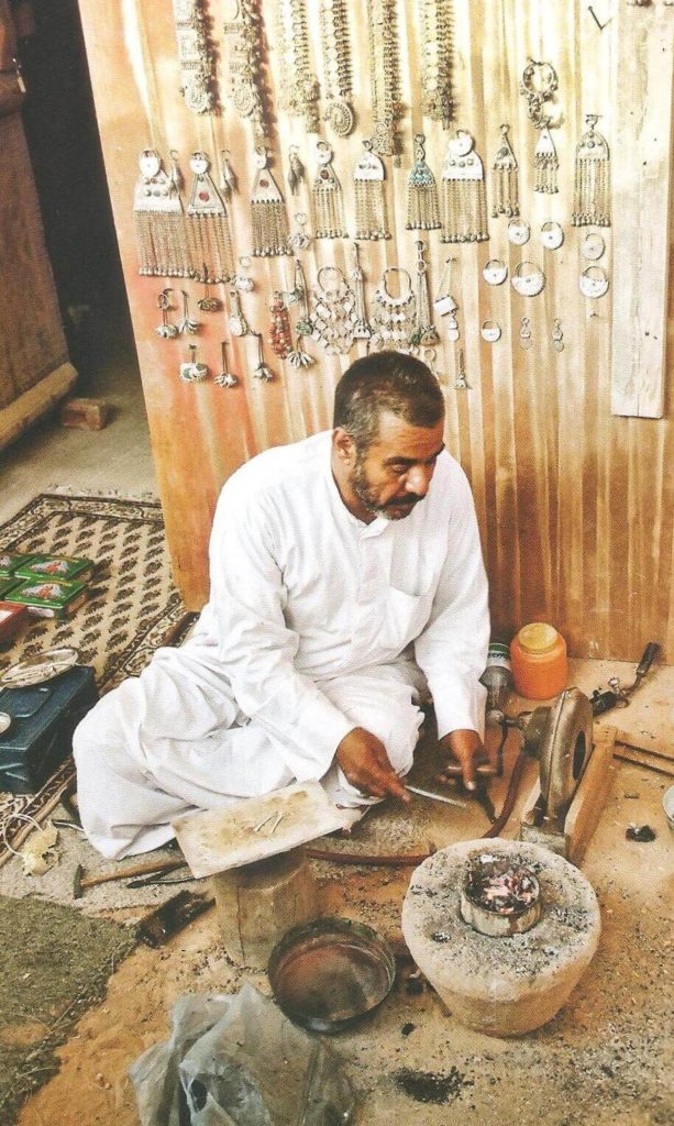 saudi arabesque - silversmith working