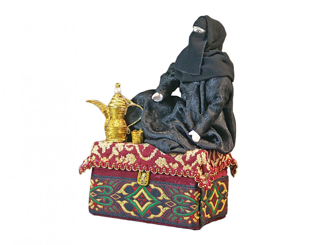 Souvenir Box Arab Woman in Traditional Saudi Majlis front side